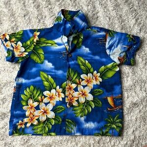 5/6 RJC made in Hawaii Hawaiian print, tropical button up wood button sh…